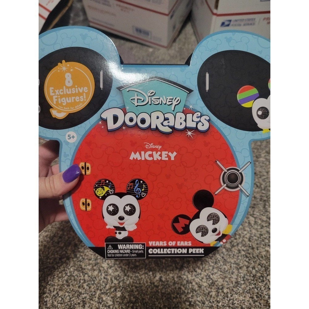 Brand New Mickey mouse disney doorables Collection Figurines